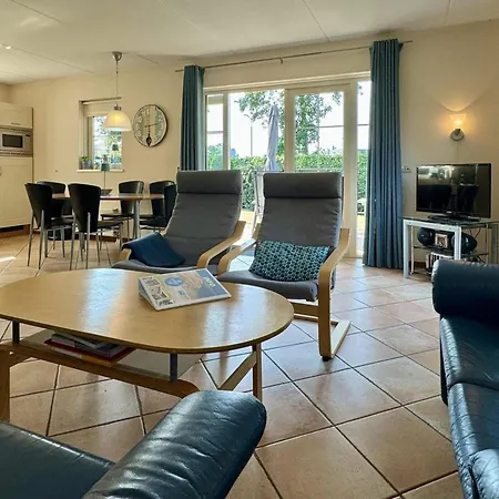 Prázdninový dům Lavish Close To Sea, Beach, Forest