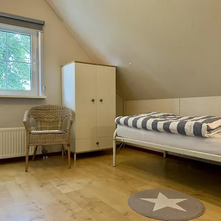 Prázdninový dům Lavish Close To Sea, Beach, Forest